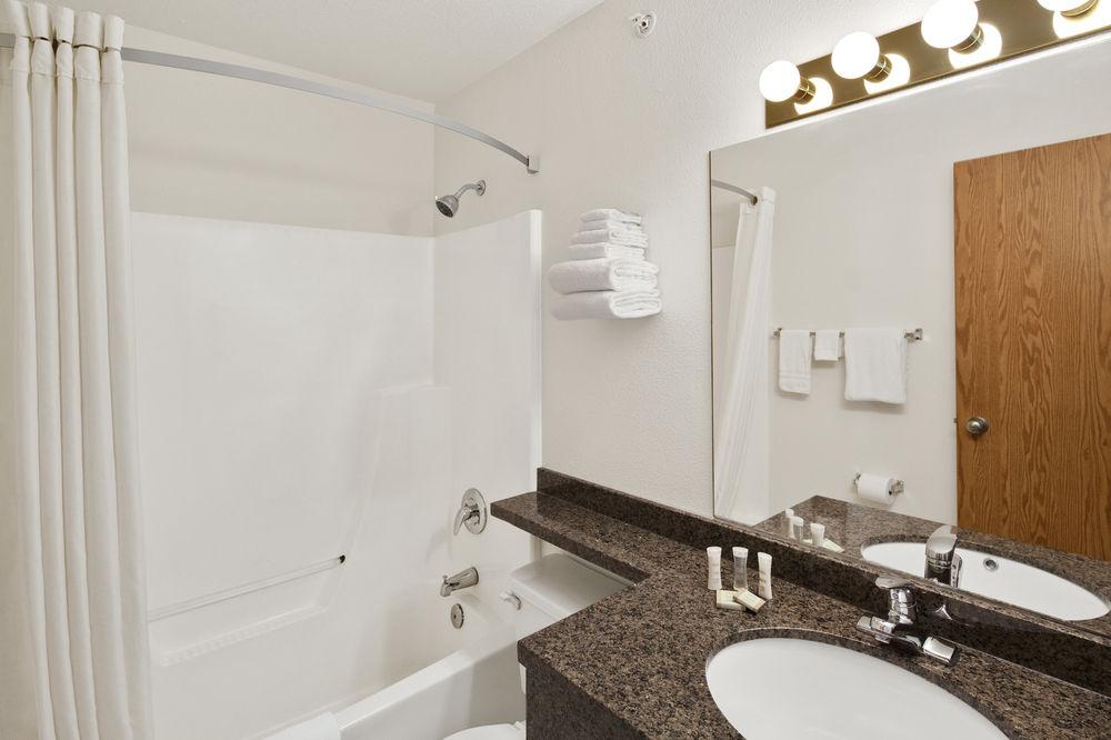 Hotel Super 8 By Wyndham Swift Current Zewnętrze zdjęcie