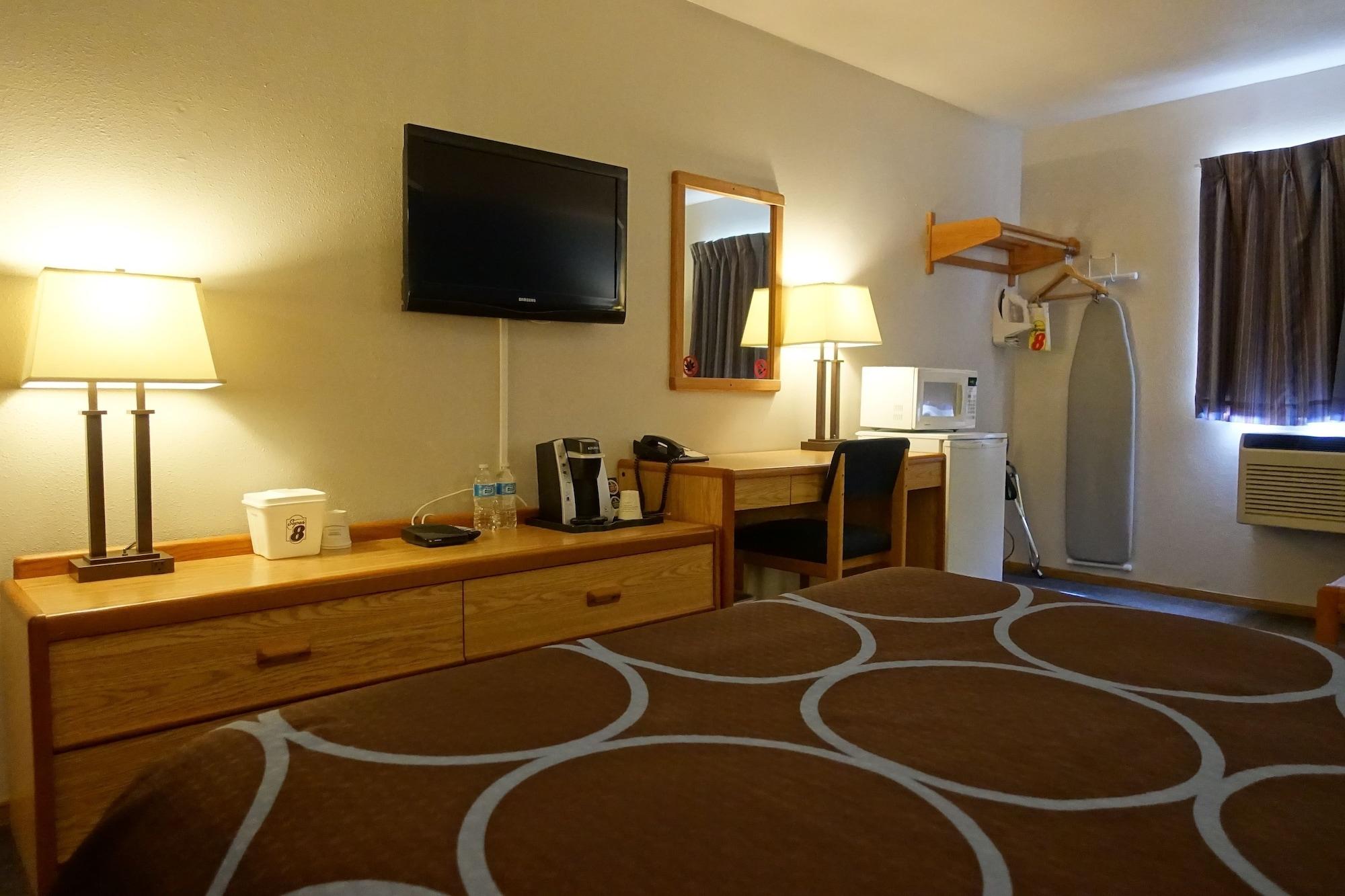 Hotel Super 8 By Wyndham Swift Current Zewnętrze zdjęcie
