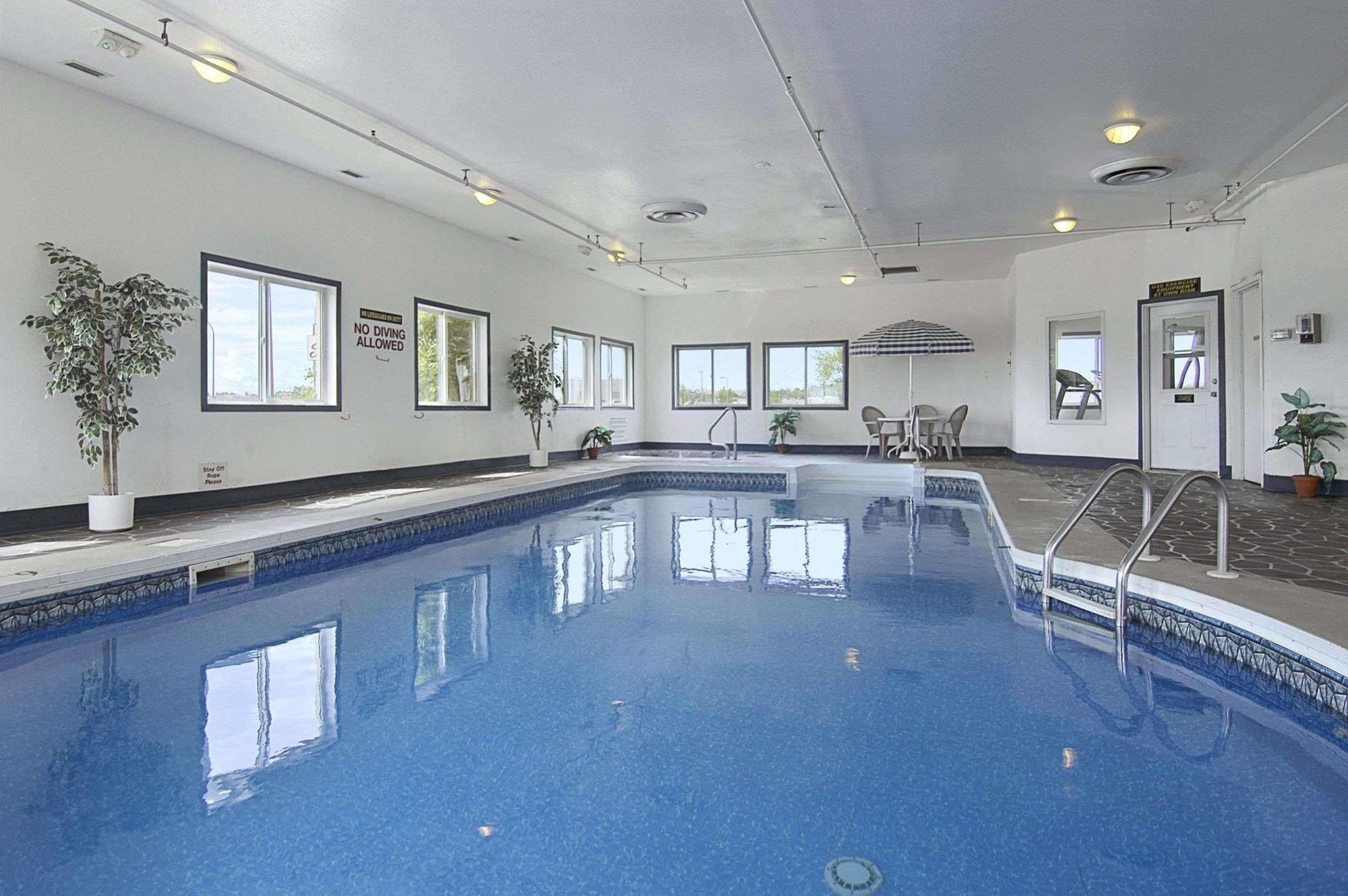 Hotel Super 8 By Wyndham Swift Current Udogodnienia zdjęcie