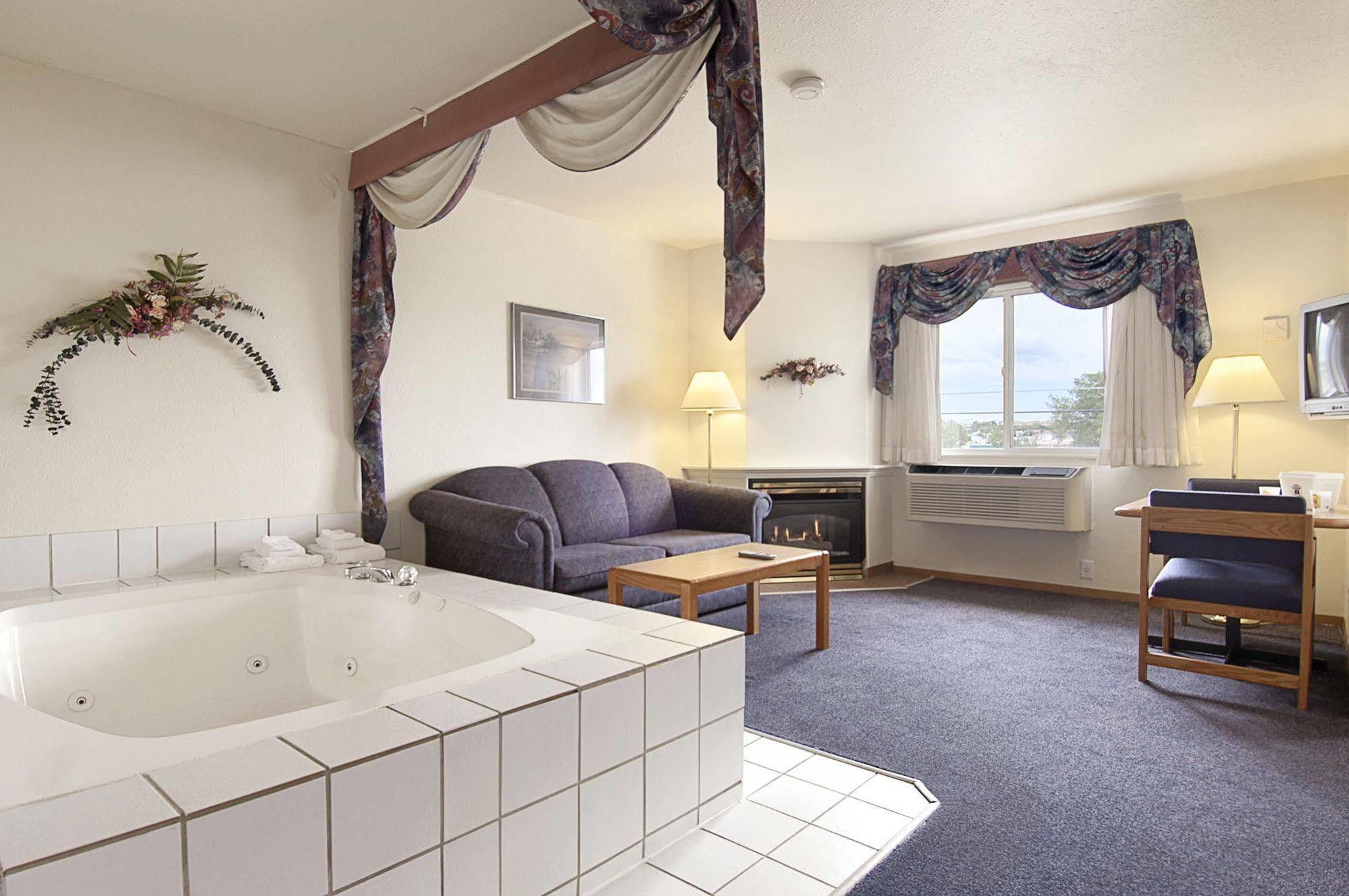 Hotel Super 8 By Wyndham Swift Current Pokój zdjęcie