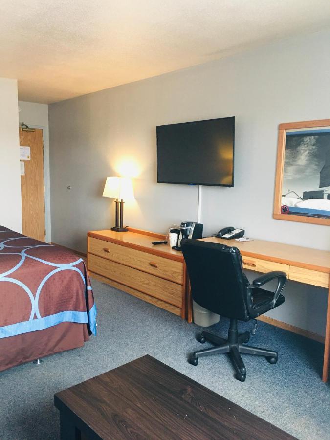 Hotel Super 8 By Wyndham Swift Current Zewnętrze zdjęcie